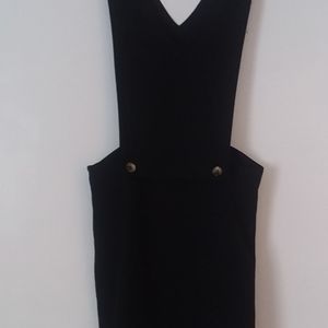 Black Pinafore